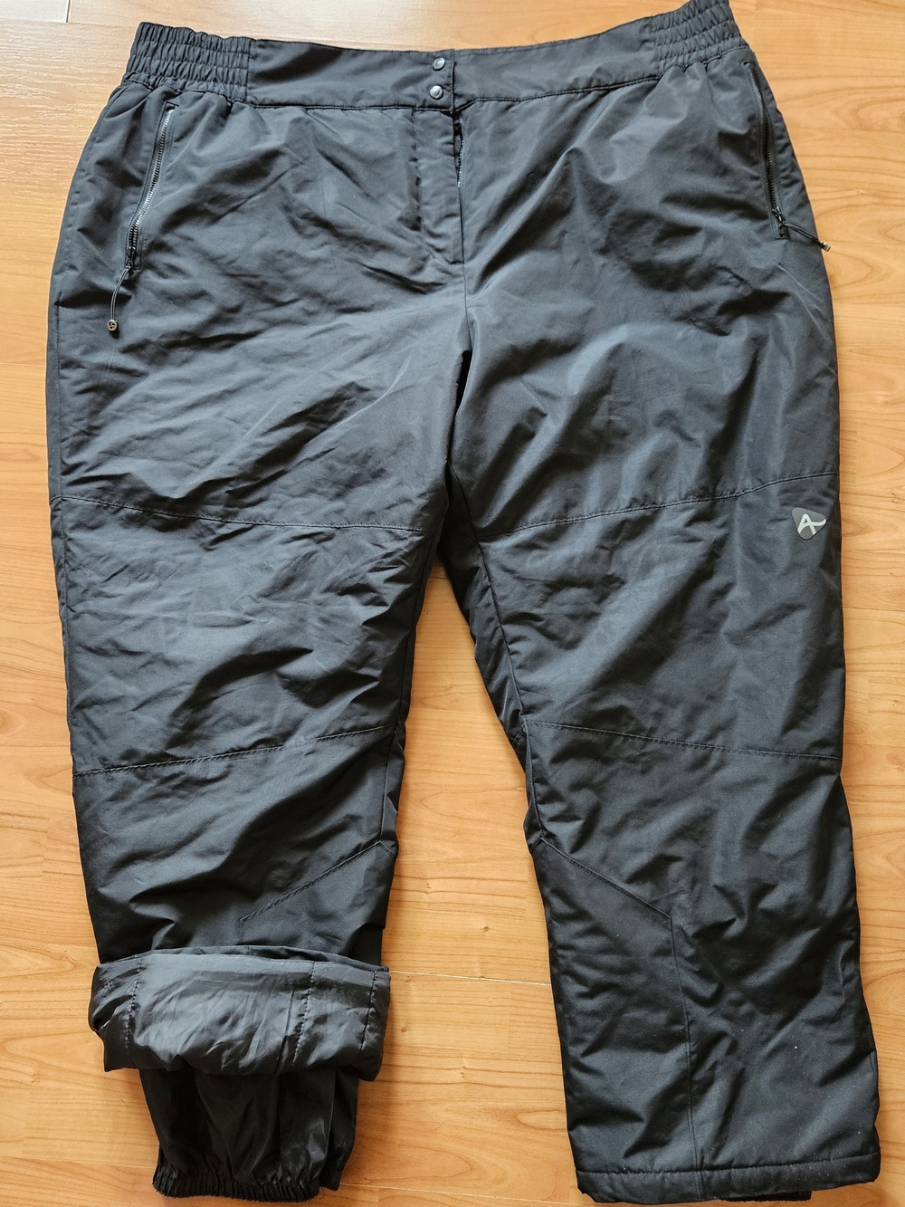 Active Zone insulated snow pants in women's size 4X.